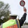 Im Kammeltal wurde ein Raser von der Polizei gestoppt. Der Mann war mit 191 Stundenkilometern unterwegs - erlaubt waren allerdings nur 100. (Symbolbild)