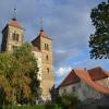 In Auhausen werden Führungen in der und um die ehemalige Klosterkirche angeboten. 	