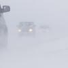 Schneeverwehungen sorgten gestern auf den Straßen im Landkreis für erschwerte Bedingungen für die Verkehrsteilnehmer. Unser Foto entstand am Morgen auf der Staatsstraße zwischen Landsberg und Penzing.