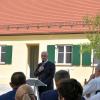 Mit einem Festakt feierten Bürgermeister Hans Kaltner und die Ehrengäste die Eröffnung des begehbaren Denkmals, der Mikwe in der Buttenwiesener Ortsmitte.