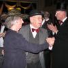 Das Hürbener Ballorchester sorgte für Stimmung beim Nostalgieball in Krumbach. Gut gefüllt war die Tanzfläche im Stadtsaal.