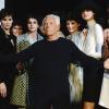 Giorgio Armani mit seinen Models.