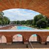 Inmitten der historischen Fetsungsmauer befindet sich das Ingolstädter Freibad.