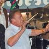 Arnold Schwarzenegger dirigierte im Marstall Festzelt auf dem Oktoberfest die Band "Münchner Zwietracht".