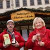 Bei Eveline Haltmayr dreht sich das ganze Jahr alles um ihre Nikolaus-Schänke auf dem Christkindlesmarkt. Unterstützung bekommt die 69-Jährige von ihrem Sohn Wolfgang und weiteren Familienmitgliedern und Mitarbeitern.  	 	