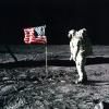 Apollo 11-Astronaut Edwin «Buzz» Aldrin steht neben der US-Flagge auf dem Mond.