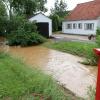 In Niederhofen bei Oettingen liefen zahlreiche Keller voll, auch der Augraben trat stellenweise über die Ufer.