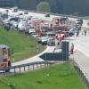 Über vier Stunden war im April vergangenen Jahres die Autobahn 8 bei Adelzhausen in Richtung Stuttgart nach einem Verkehrsunfall gesperrt. Ein heute 60-Jähriger war nach einem vorangegangenen Unfall nahezu ungebremst auf den Wagen eines 55-Jährigen am Stauende aufgefahren. Dieser starb.