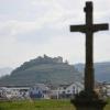 Oben thront die Burgruine, und unten fragen sich die Menschen aus Staufen, wann endlich wieder Ruhe einkehrt in ihre Kleinstadt.