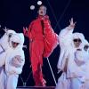 Rihanna begeistert während der Halbzeitshow des Super Bowls die Zuschauer mit einem Medley ihrer bekanntesten Songs.