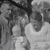 Alois und Maria Elsner mit Sohn Alois Junior. Das Bild entstand während des Zweiten Weltkriegs.