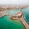 Heraklion von oben. Ein neuer Flughafen nahe Kretas Hauptstadt soll Touristen künftig auf die Insel bringen.