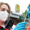 In Kempten fand unlängst eine Sonderimpfaktion vor einem Fast-Food-Restaurant statt – mit überschaubarem Erfolg. 	