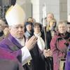 Bischof Konrad Zdarsa am Aschermittwoch im Augsburger Dom. Seine jüngst bekannt gemachten Reformen fanden nicht nur Zustimmung.  