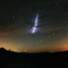 Meteorit am Nachthimmel: Jetzt ist ein großer Brocken über dem Atlantik explodiert. (Symbolbild)