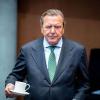 Altkanzker Gerhard Schröder (SPD) will seine Sonderrechte zurück.