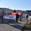 Mit einer Aktion haben Gewerkschaft und Betriebsrat in Wemding auf den bei Valeo geplanten Stellenabbau aufmerksam gemacht.