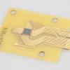 Chip mit Nanodrähten auf einer Leiterplatine.