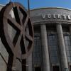 Die Berliner Volksbühne hat unruhige Zeiten hinter sich.