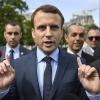 Der Mitte-Links-Kandidat in den französischen Präsidentschaftswahlen, Emmanuel Macron (Mitte), kommt am 24.04.2017 in Paris zu einer Gedenkveranstaltung anlässlich des Völkermords an den Armeniern vor 102 Jahren.