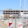 Die Umbauarbeiten auf dem ehemaligen Realgelände in Königsbrunn laufen. Es bereits fest, dass ein Rewe-Lebensmittelmarkt eröffnen wird.