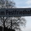 Mit einer Straßenbezeichnung erinnert Trugenhofen an die Toten von Pest und Cholera.