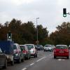 Ein überlasteter Verkehrsknoten: die Sendender Kreuzung Königsberger/Berliner Straße. Der Ausbau verzögert sich immer wieder. 