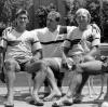Dieses Foto stammt von der WM 1986 in Mexiko. Die Spieler (von links) Klaus Augenthaler, Karl-Heinz Rummenigge, Dieter Hoeneß und Lothar Matthäus sitzen am Pool ihres Mannschaftsquartiers.