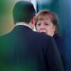 Angela Merkel im Gespräch mit SPD-Chef Sigmar Gabriel.