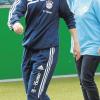 Tanja Wörle, Erstliga-Fußballerin des FC Bayern München, zog sich einen Kreuzbandriss zu. Unser Archivbild zeigt sie bei einem Training mit Augsburger Schülerinnen. 