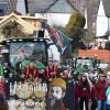 Die Faschingsfreunde Zusamzell waren vergangenes Jahr als Holzfäller in Welden dabei. Heute beginnt der Umzug um 14.30 Uhr. 