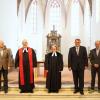 Nicht nur die evangelische Kirche St. Veit strahlte am Sonntag beim Einweihungsgottesdienst nach ihrer Renovierung. Auch die Personen auf dem
Bild taten es mit: (von links) Architekt Dominik Poss, Pfarrer Gerhard Oßwald,
Pfarrerin Johanna Rodrian, Leipheims Bürgermeister Christian Konrad und
Kirchenvorstand Günther Bonfert.