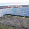 Etwa ein Hektar groß ist die von der Gemeinde Fuchstal errichtete Fotovoltaikanlage.  