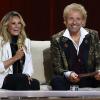 Helene Fischer unterhält sich mit Thomas Gottschalk auf der Couch von «Wetten, dass..?» (2021).