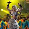 Eine knallbunte Profi-Performance lieferte Shakira bei der Eröffnungsfeier der WM 2010 mit „Waka waka“ hin.