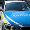 Zwei Polizeifahrzeuge und der Briefkasten des Polizeiposten Neresheim wurden mit einer Säure ähnlichen Flüssigkeit besprüht. 