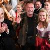 Mario Adorf, Arnold Schwarzenegger und seine Freundin Heather Milligan (von links) bei der Weißwurst-Party im Stanglwirt. 