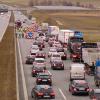 Behinderungen hat es heute auf der Autobahn 8 gegeben. Der Verkehr wurde zweispurig an einem Unfall vorbei geleitet.