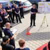 Lagebesprechung bei der Unterstützungsgruppe Feuerwehr: Regelmäßig treffen sich die Mitglieder zu Übungen. 	