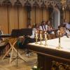 In der Stadtpfarrkirche feierte Stadtpfarrer Herbert Gugler mit der Familienmusik Zach-Schweiger eine Bairische Messe, (links) Bezirksmusikpfleger Christoph Lambertz. 	