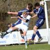 Torreiche Partien: Der VfR Neuburg (Alexander Müller) verlor in Berg im Gau mit 1:3. Bei den beiden Partien der DJK Langenmosen (links Thomas Edelmann, rechts Michael Schmid) fielen insgesamt 16 Treffer.  
