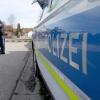 Zum Sturz eines Mannes von seinem Mofa wurde die Polizei in Bergheim gerufen. Ein Hund war hinter dem 74-Jährigen hergelaufen.
