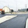 Über den im Herbst fertiggestellten Kreisverkehr im Todtenweiser Ortsteil Sand freuen sich nicht nur die Autofahrer. 