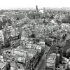1946: Blick vom Perlachturm auf die Ruinen in der Innenstadt. Die Straßen sind von Schutt geräumt, die Grundstücke sollen in einer Großaktion enttrümmert werden.