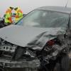 Ein 79-jähriger Autofahrer ist nach einem Unfall, der gestern Morgen bei Deisenhofen passiert ist, gestorben. Sein Wagen war mit einem Kleintransporter (hinten) kollidiert. Dessen Fahrer und Beifahrer wurden schwer verletzt.  	
