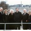 Vizepräsident George Bush (4. von links) besuchte 1983 mit Kanzler Kohl und Bürgermeister Weizsäcker samt Ehefrauen die Berliner Mauer. 