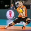 Berlins Cody Kessel von den Berlin Volleys nimmt den Ball an.