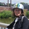 Die Südtirolerin Valentina Scholar führt Touristen auf dem Fahrrad durch Pittsburgh.
