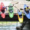 Schon seit Jahren erfreut sich Boatercross am Augsburger Eiskanal großer Beliebtheit. Nun soll die Sportart ins Programm der Olympischen Spiele aufgenommen werden. 	