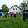 Landsberger Stadträte besichtigen das marode Bauernhaus in Erpfting. 